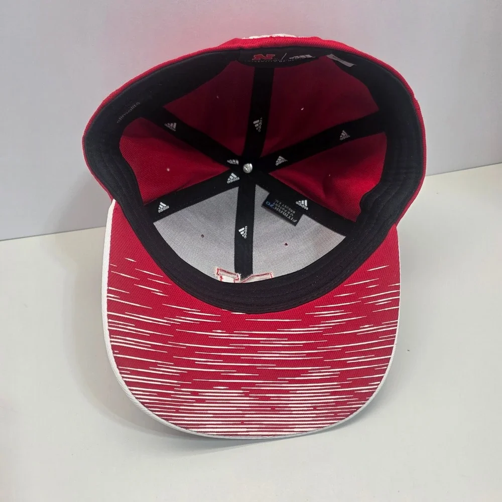 Nebraska Huskers Hat Red White Stretch Fit S/M Adidas NCAA Baseball Cap 11DCZ